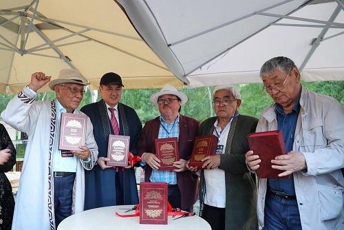 Халықаралық фестивальде “Абай әлемі” кітаптар топтамасының тұсаукесері өтті