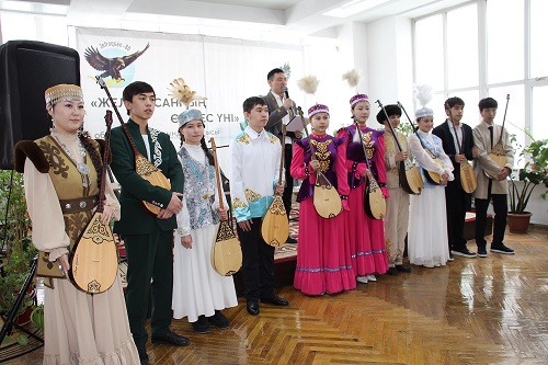 Прошел областной айтыс молодых акынов «Желтоқсанның өшпес үні»