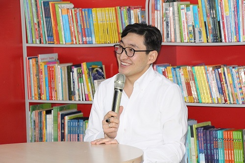 Ғылымхал Манаймен кездесу